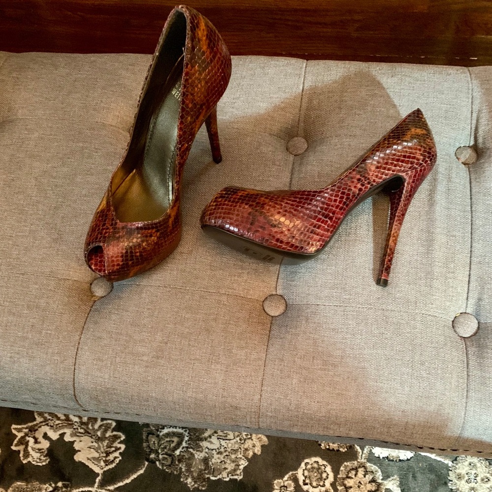 Sexy Python Print Pumps - image 5
